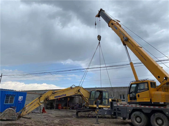 句容市25吨吊车的工作半径是多少？