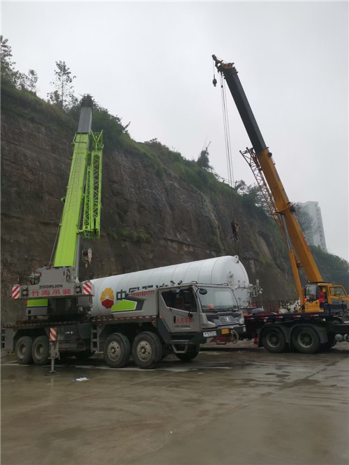 句容市“不怕风雨冻”—— 吊车的 “恶劣环境适应” 技术